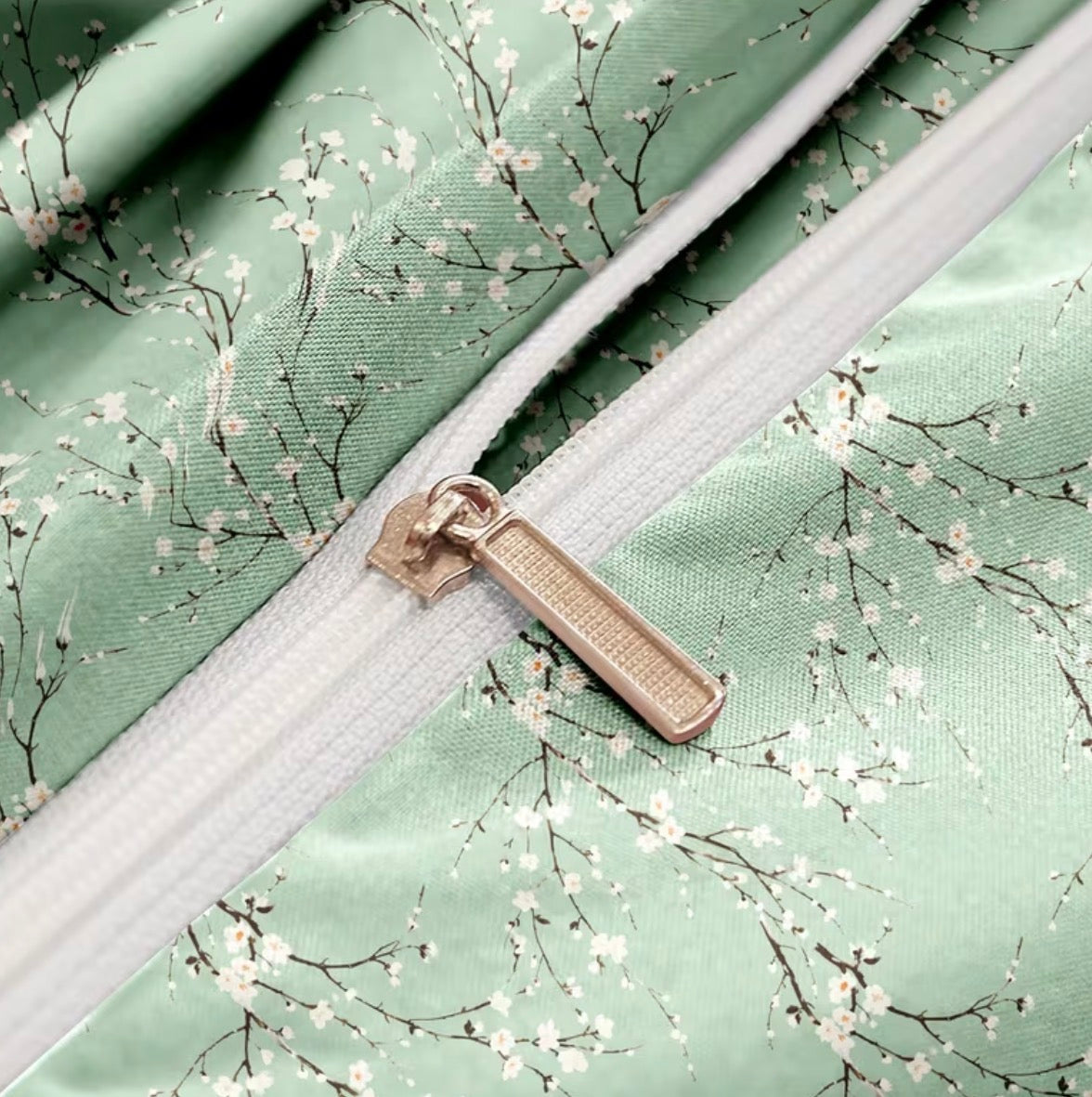 Parure de lit fleurs de prunier, texture tissu