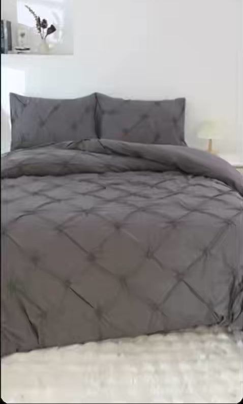 Parure de Lit Matelassée Piquée – Housse de Couette + 2 Taies